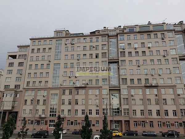 Дом на набережной