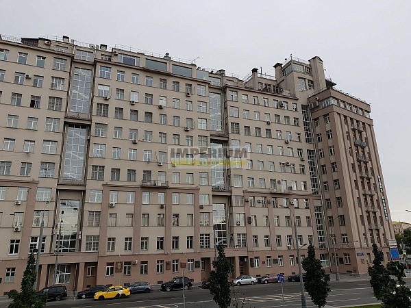 Дом на набережной